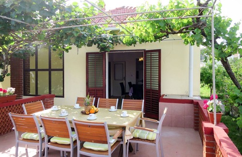 Ugljan Maison | Belle maison de vacances privée avec climatisation, WIFI, TV, terrasse et parking