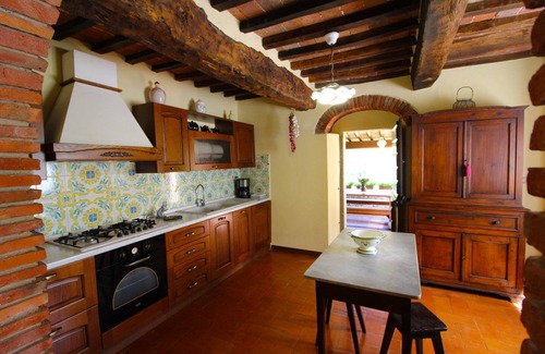 Le Piazze Villa | Belle maison de vacances privée pour 6 personnes avec piscine privée, TV et animaux admis