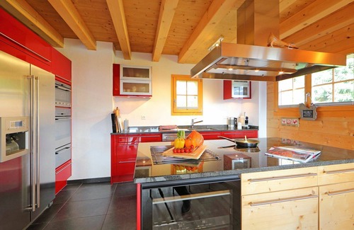 Ollon Maison | Belle maison de vacances privée avec bain à remous, WIFI, TV, terrasse, animaux admis et parking