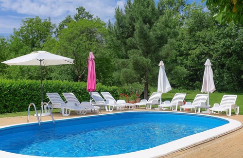 Marceljani Maison | Belle maison de vacances privée pour 2 personnes avec climatisation, WIFI, piscine, TV et terrasse