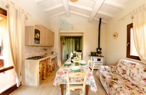 Lari Villa | Magnifique maison de vacances privée avec climatisation, piscine privée, WIFI et animaux admis