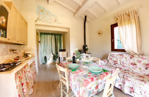Lari Villa | Magnifique maison de vacances privée avec climatisation, piscine privée, WIFI et animaux admis