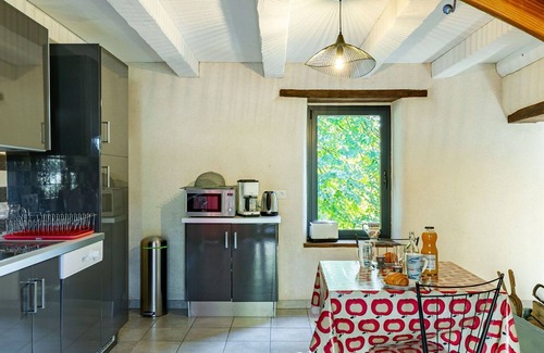 Elliant Villa | Belle maison de vacances privée pour 4 personnes avec WIFI, TV, terrasse et parking