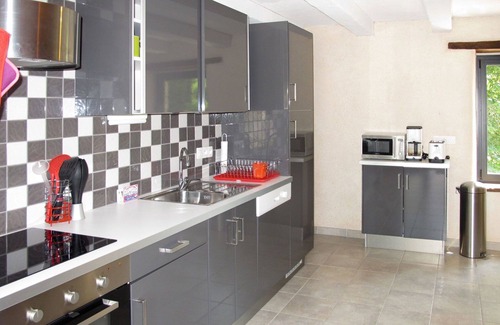 Elliant Villa | Belle maison de vacances privée pour 4 personnes avec WIFI, TV, terrasse et parking