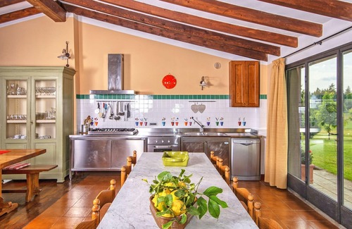 Porrena Villa | Maison de vacances privée avec WIFI, piscine privée, TV, patio, animaux admis, vue panoramique