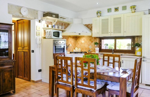 Cinisi Villa | Belle maison de vacances privée avec piscine privée, WIFI, climatisation, TV et patio