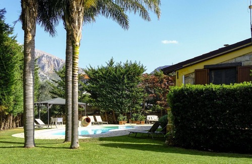 Cinisi Villa | Belle maison de vacances privée avec piscine privée, WIFI, climatisation, TV et patio