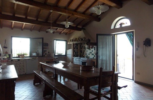 Rufina Maison | Merveilleuse maison de vacances privée avec WIFI, piscine privée, TV, vue panoramique et parking