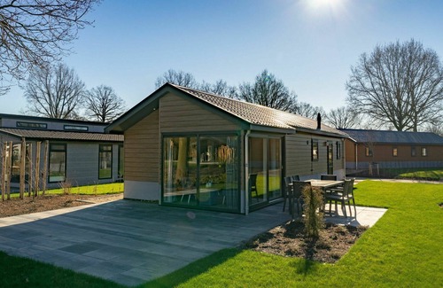 Biddinghuizen Maison | Belle maison de vacances privée pour 4 personnes avec piscine, WIFI, TV, terrasse et parking