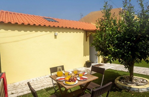 Linho Villa | Belle maison de vacances privée pour 4 personnes avec WIFI, climatisation, TV et terrasse