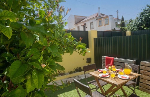Linho Villa | Belle maison de vacances privée pour 4 personnes avec WIFI, climatisation, TV et terrasse