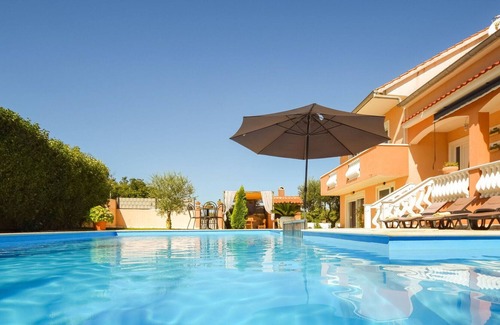 Brisevo Maison | Maison de vacances privée avec climatisation, WIFI, piscine privée, TV, animaux admis, parking