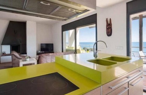 Llanca Villa | Spectaculaire maison neuve en bord de mer sur la Costa Brava. Wifi, A / C
