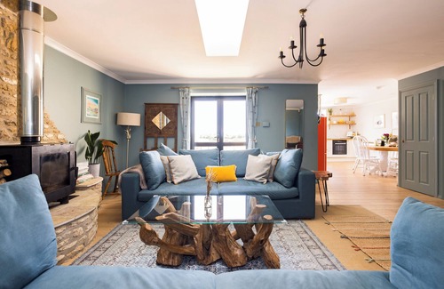 Frome Maison | Stunning Renovation edge of Frome + country views