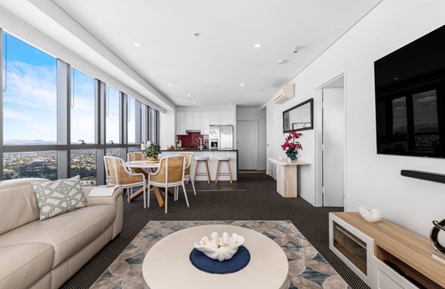 Brisbane Central Business District Appartement | Stunning River View 2-Bed with Pool, Sauna and Gym