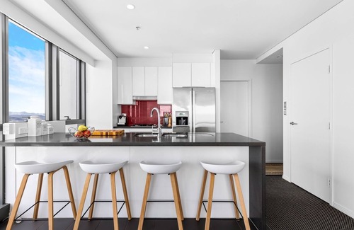Brisbane Central Business District Appartement | Stunning River View 2-Bed with Pool, Sauna and Gym