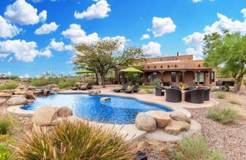 Fort McDowell Maison | Stunning Secluded Ranch, Sleeps 8, Pool and Jacuzzi