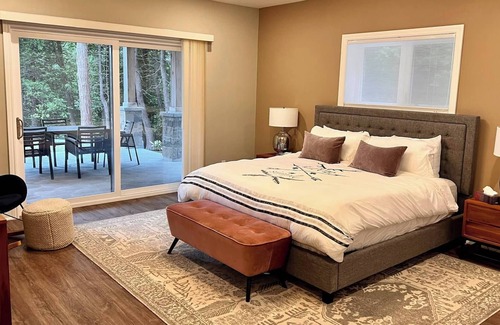 Kincardine Maison | Stunning Serenity Cove On The Lake | Cozy Cottage