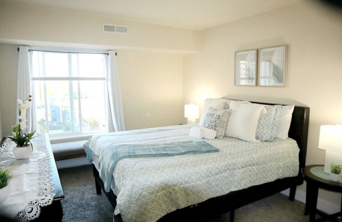 Downtown Copropriété | Stunning Spacious 2bd Apt w/ King Bed - Downtown/5 Min To DC/Free Garage Parking