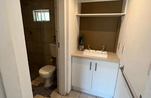 Greater Johannesburg Metropolitan Area Appartement | Stunning stay in Sandton - back up power & view