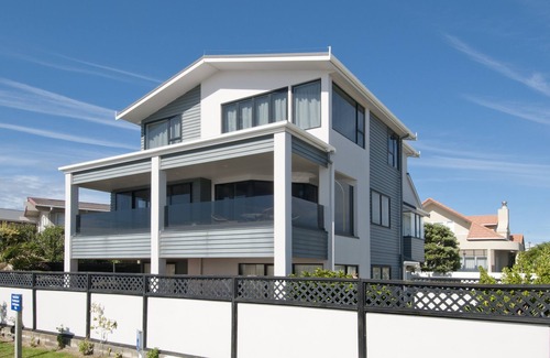 Omanu Maison | Superbe, élégant, en bord de mer, sur 3 niveaux, avec une vue magnifique