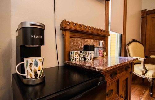 Thomasville Appartement | Stunning suite in amazing National Landmark property. Blocks from downtown.