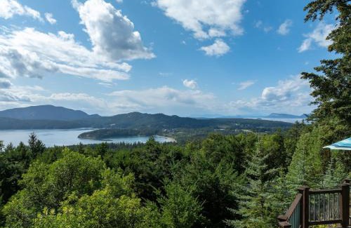 Eastsound Maison | Stunning Sunsets, Luxe Lodging, Sauna And Spa