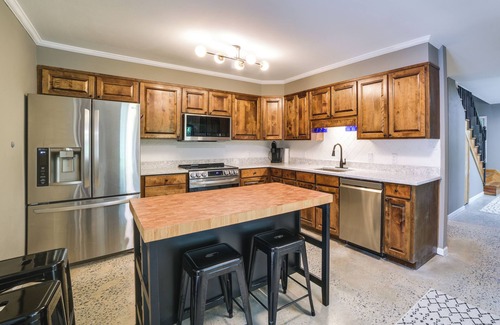 Valdosta Maison | Stunning Valdosta A-Frame Home with Private Pool!