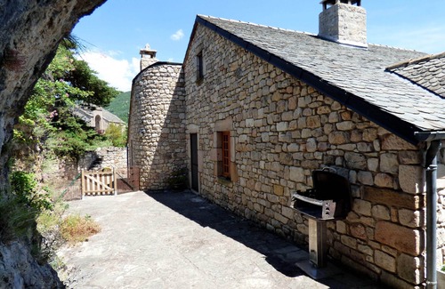 Cantobre Cottage | Vue imprenable depuis notre gîte 3* bordant des Cévennes et des Grands Causses