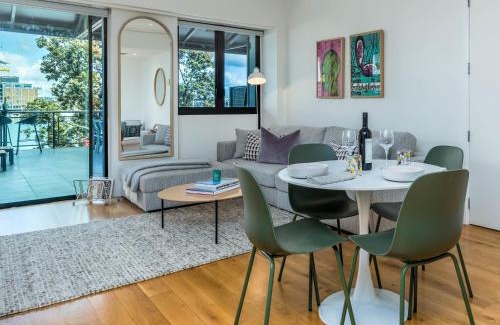 Auckland Central Business District Appartement | Stunning Viaduct Apartment w Harbour views, Spa Pool and FREE Parking