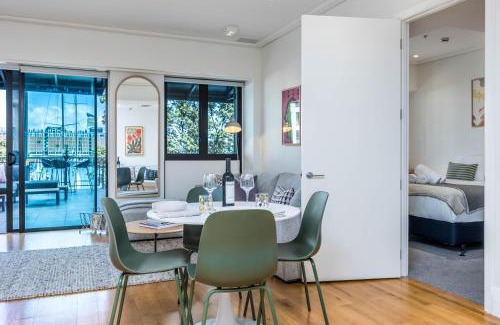 Auckland Central Business District Appartement | Stunning Viaduct Apartment w Harbour views, Spa Pool and FREE Parking