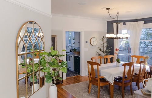 Columbia Maison | Stunning Victorian 4BR w/Hot Tub 5 Min to Downtown