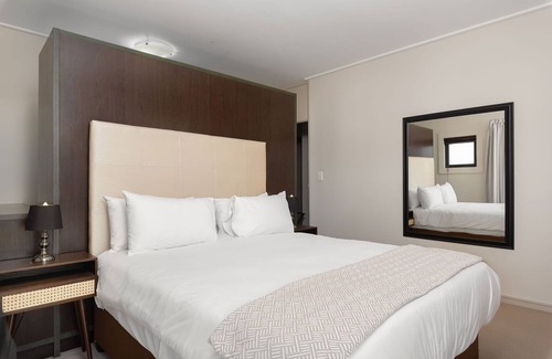 Century City Appartement | Stunning View, 2 Bedroom Apartment