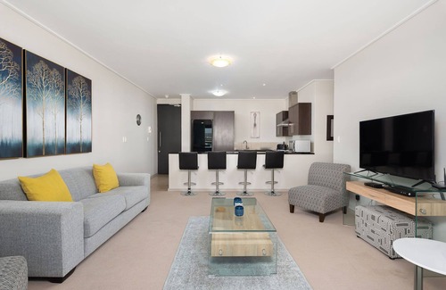 Century City Appartement | Stunning View, 2 Bedroom Apartment