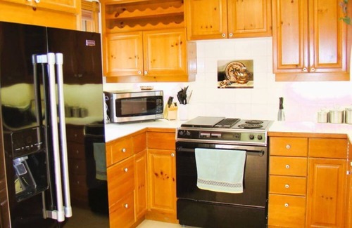 Sauble Beach Cottage | Stunning View From This Stylish 2 Bedroom Waterfront Cottage!