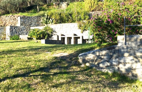 Bonassola Villa | Superbe vue méditerranéenne Villa Niché entre un citron et Olive Trees Garden