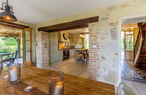 Sainte-Colombe-de-Duras Villa | Vue imprenable sur la vallée, piscine privée chauffée, calme et isolé, à pied du café-bar