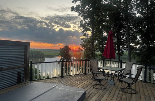 Southmont Maison | Stunning views from this lakeside cottage. Sleeps 8-11.
