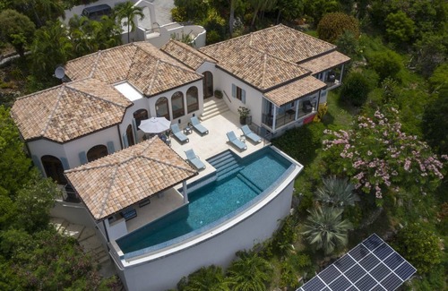 Rendezvous & Ditleff Villa | Vues à couper le souffle, récemment rénové, fabuleuse piscine à débordement