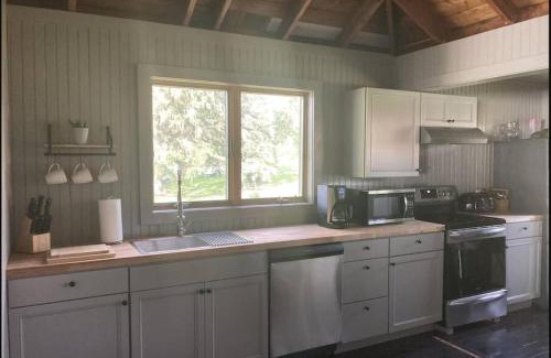 Willsboro Maison | Stunning views of Lake Champlain