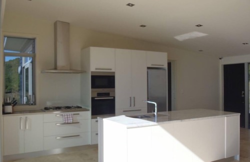 Rawhiti Maison | Une vue imprenable sur la côte