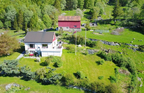 Ulstein Municipality Maison | Une vue imprenable sur les montagnes et la mer, dort 8 personnes.
