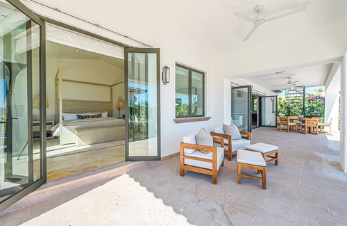 San Jose del Cabo Maison | Stunning villa perched above the Sea of Cortez and Puerto Los Cabos Golf Course