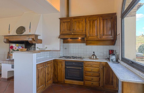 Scandicci Maison | Belle maison de vacances avec WIFI, piscine privée, TV, patio, animaux admis et vue panoramique