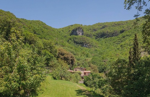Camaiore Villa | Merveilleuse maison de vacances pour 5 personnes avec WIFI, TV, animaux admis et parking