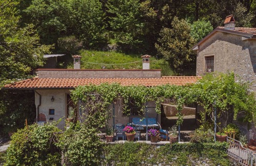 Camaiore Villa | Merveilleuse maison de vacances pour 5 personnes avec WIFI, TV, animaux admis et parking