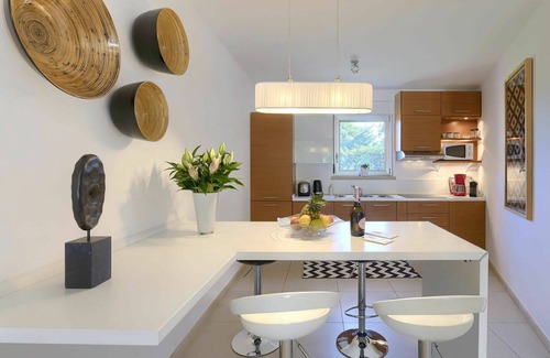 Krizine Maison | Belle maison de vacances avec piscine privée, climatisation, WIFI, TV, terrasse, animaux admis