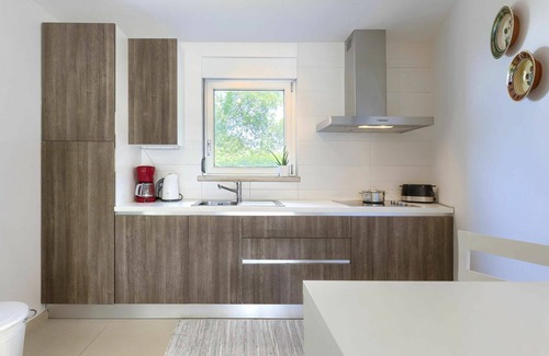 Pelegrin Maison | Maison de vacances avec piscine privée, climatisation, WIFI, TV, terrasse, animaux admis, parking