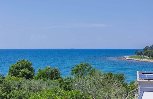 Pelegrin Maison | Maison de vacances avec piscine privée, climatisation, WIFI, TV, terrasse, animaux admis, parking