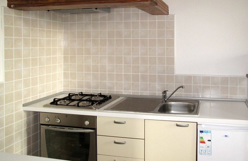 Asti Maison | Maison de vacances avec climatisation, piscine privée, WIFI, TV, terrasse, animaux admis